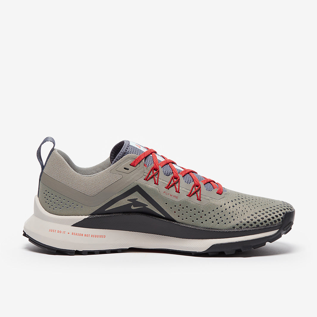 Nike Pegasus Trail 4