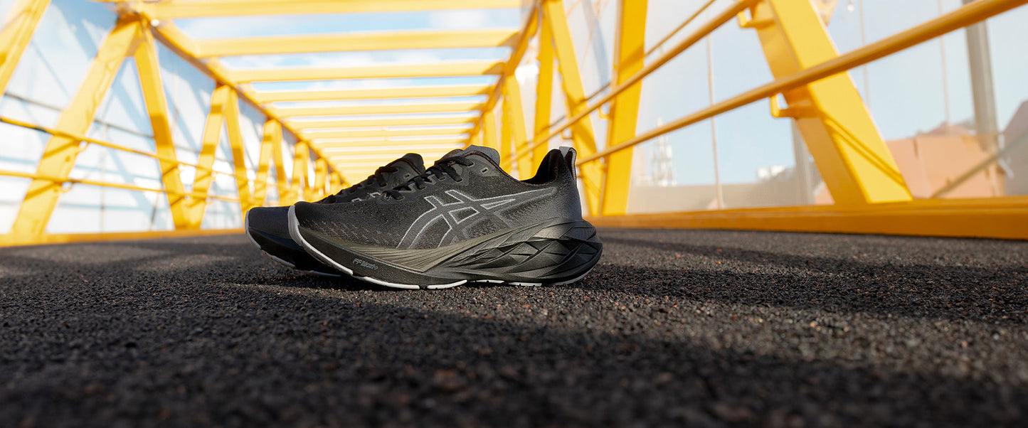 ASICS Novablast 4