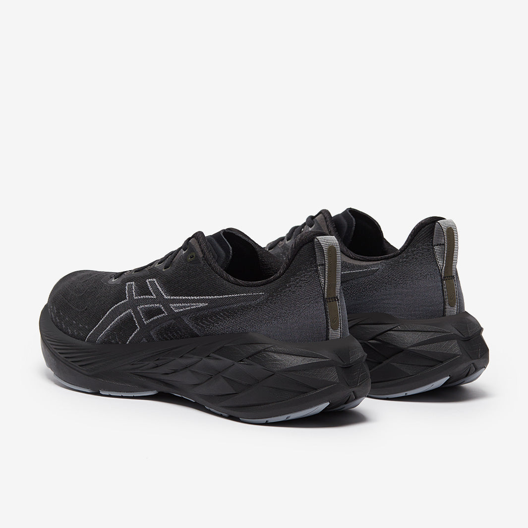 ASICS Novablast 4