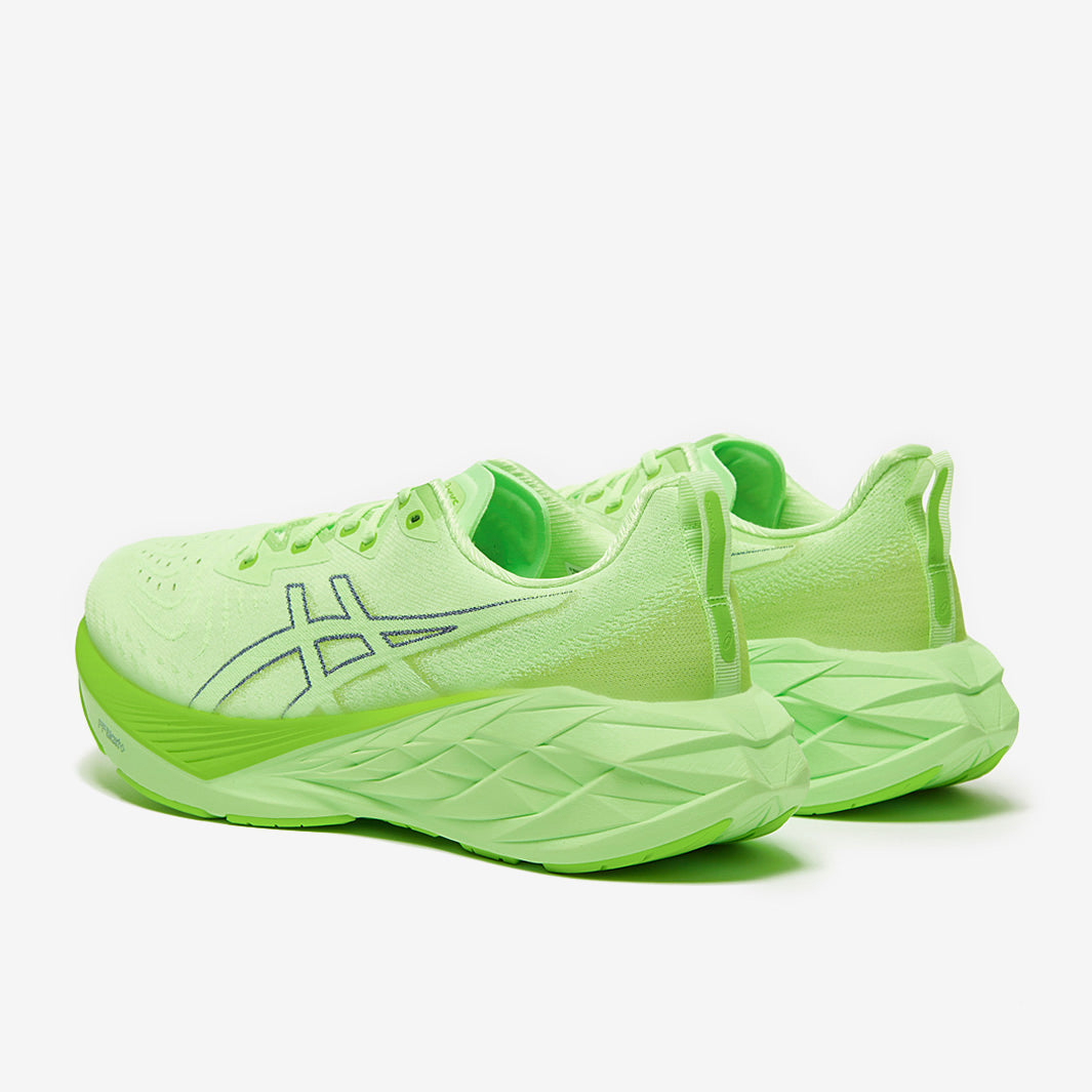 ASICS Novablast 4