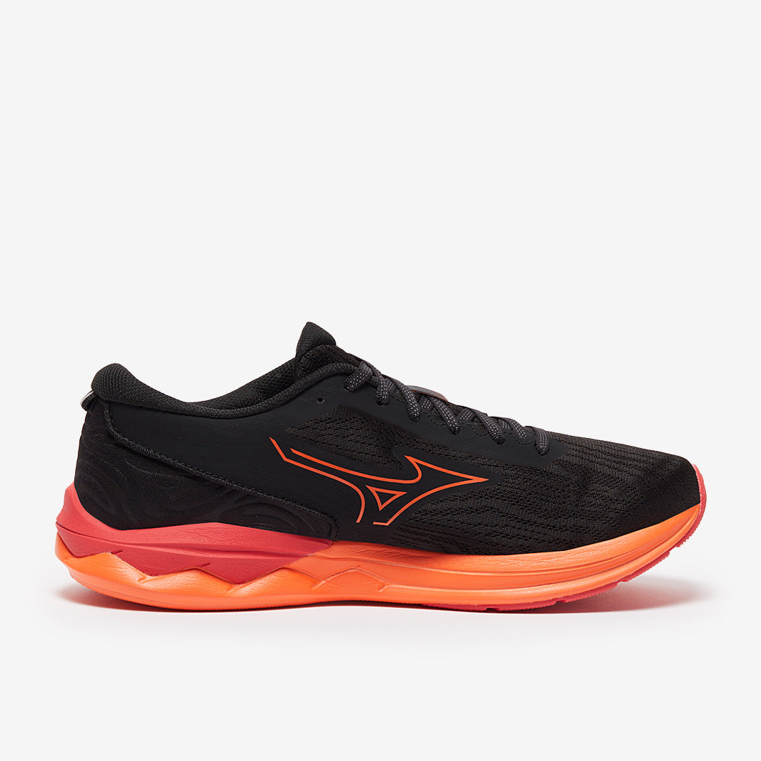 Mizuno Wave Revolt 3