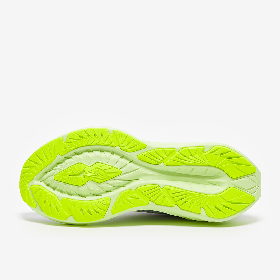 ASICS Womens Novablast 4
