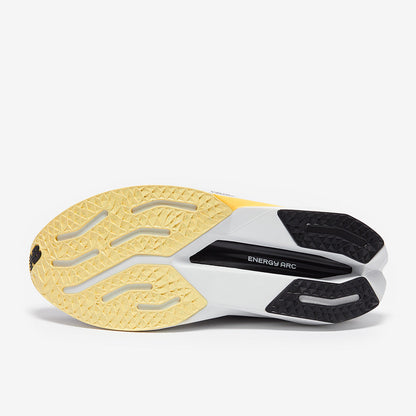 New Balance FuelCell SuperComp Trainer v3