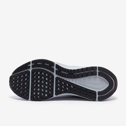 Nike Structure 25