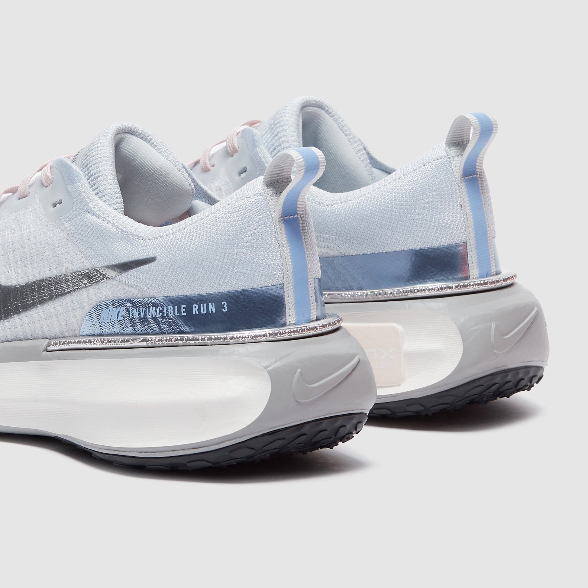 Nike Womens ZoomX Invincible Run FlyKnit 3