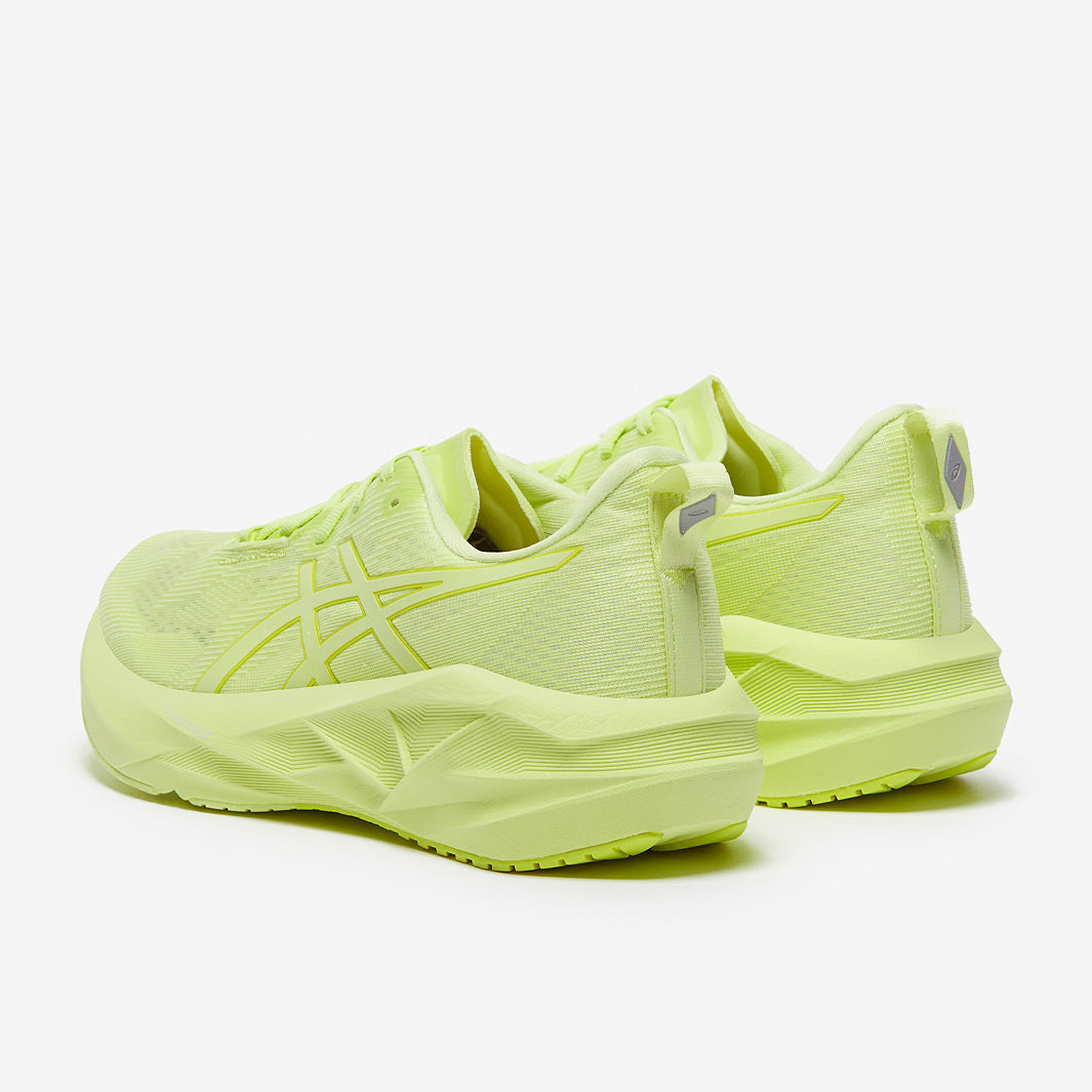 Asics Novablast 5 Lite-Show