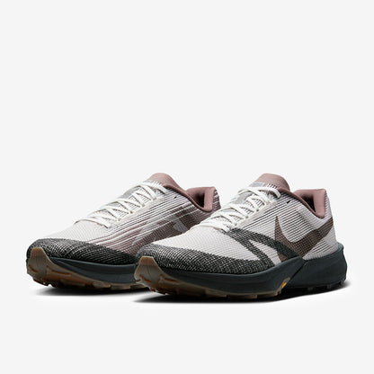 Nike Terra Kiger 10