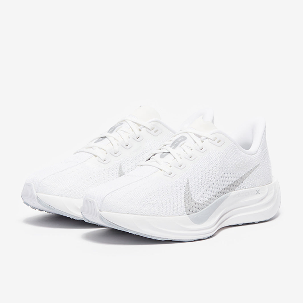 Nike Womens Pegasus Plus