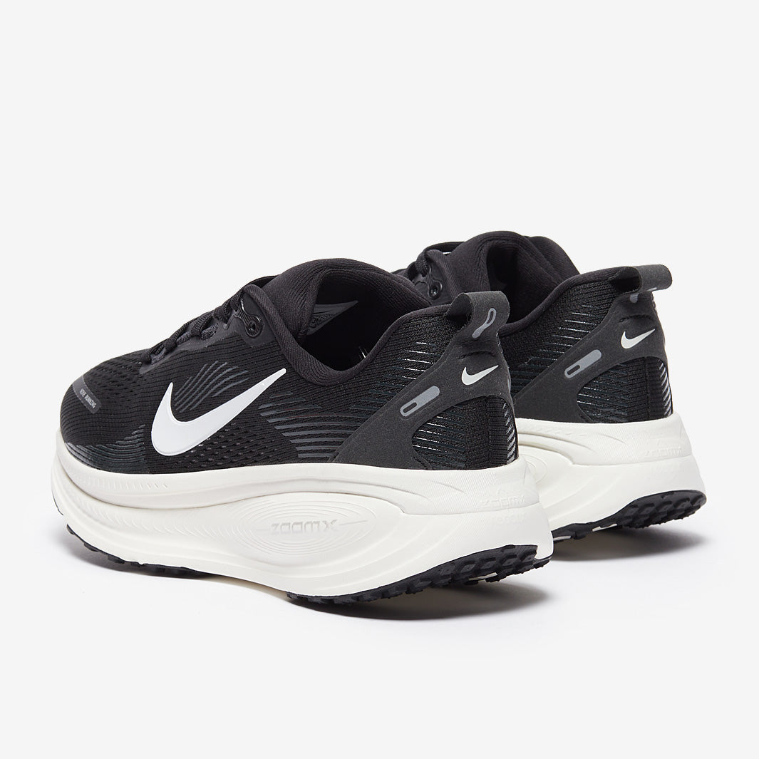 Nike Womens Vomero 18