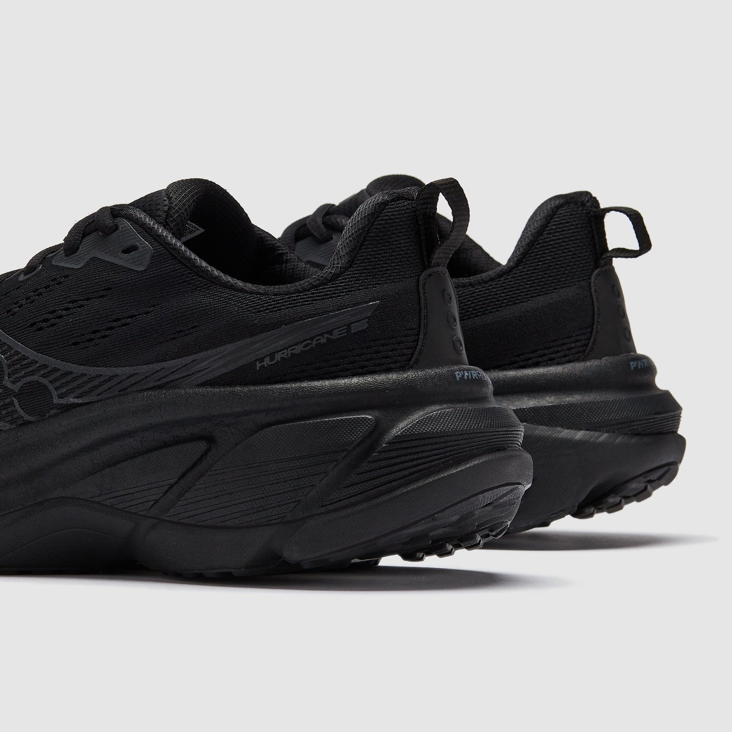 Saucony Hurricane 25