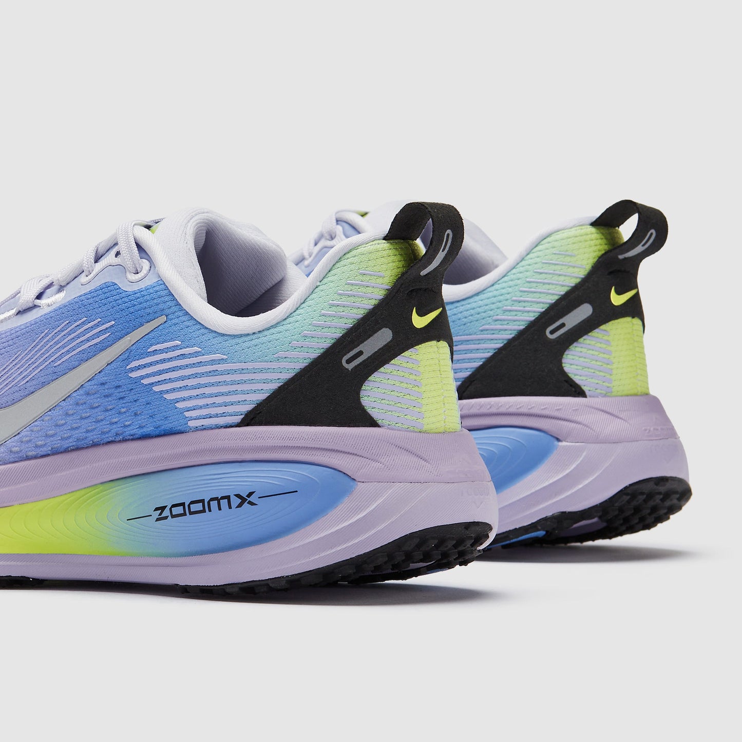 Nike Womens Vomero 18 SE