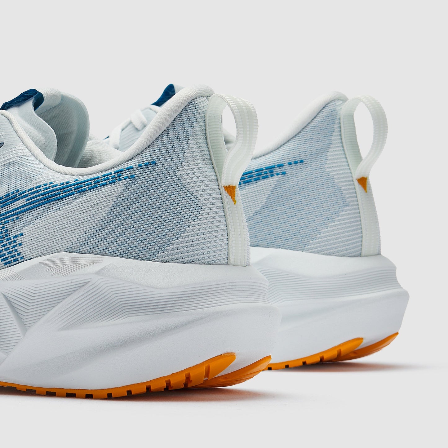 Asics Novablast 5