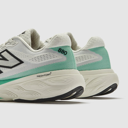 New Balance 880 v15