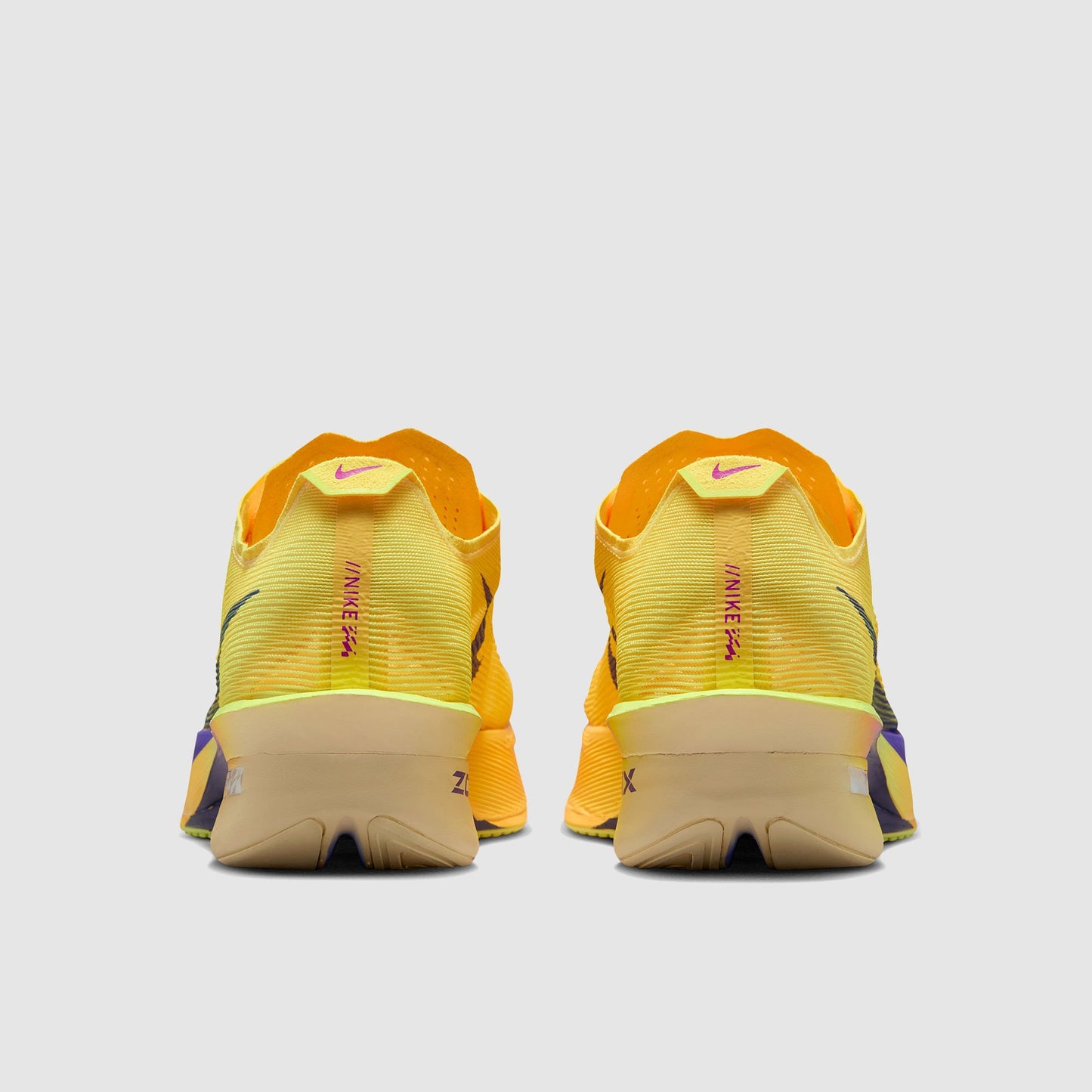 Nike Womens ZoomX Vaporfly Next% 4