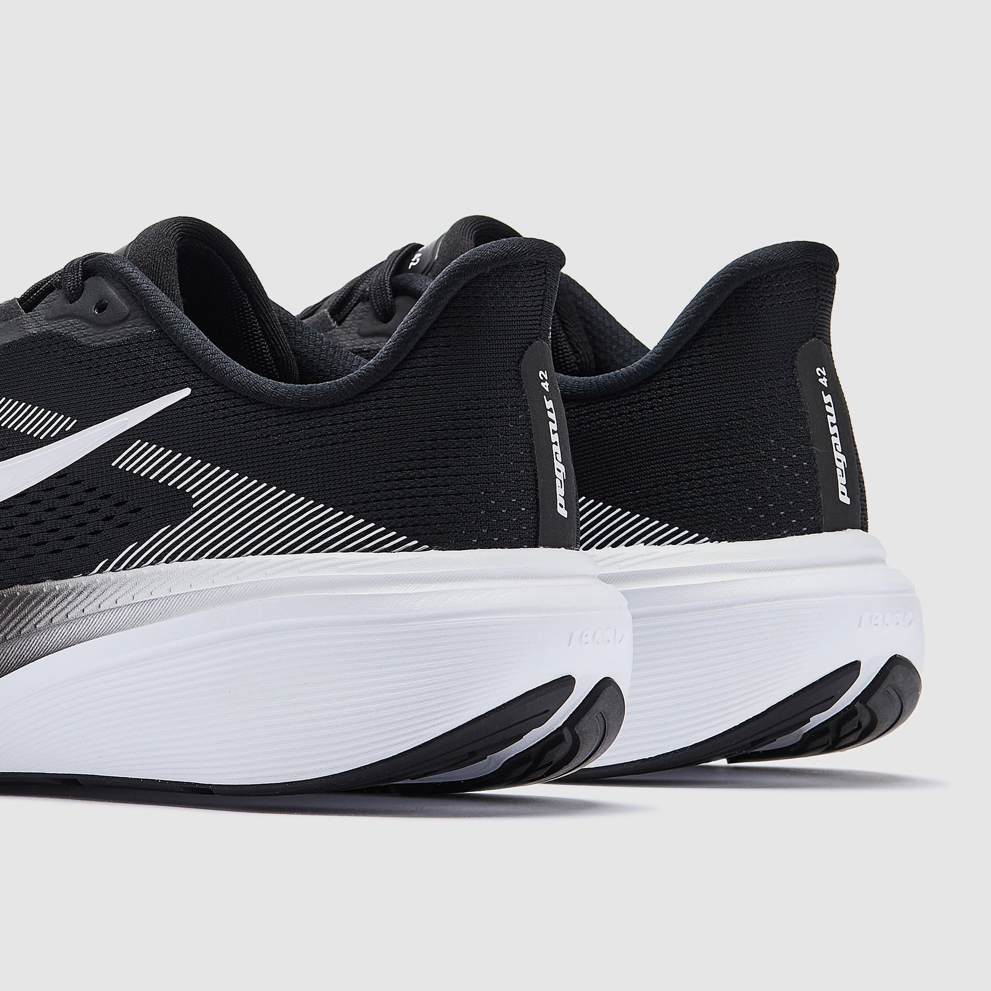Nike Air Zoom Pegasus 42 Wide