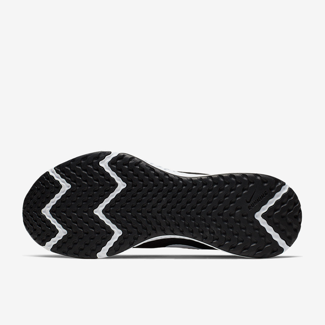 Nike Womens Revolution 5