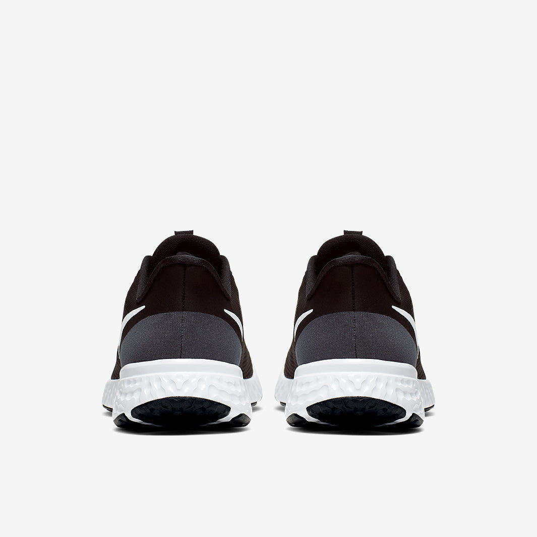 Nike Womens Revolution 5