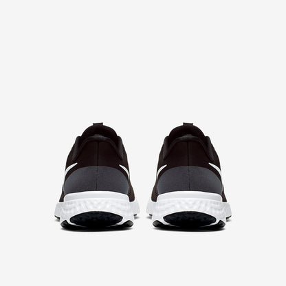 Nike Womens Revolution 5