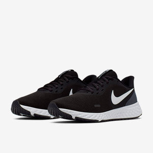 Nike Womens Revolution 5