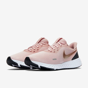 Nike Womens Revolution 5
