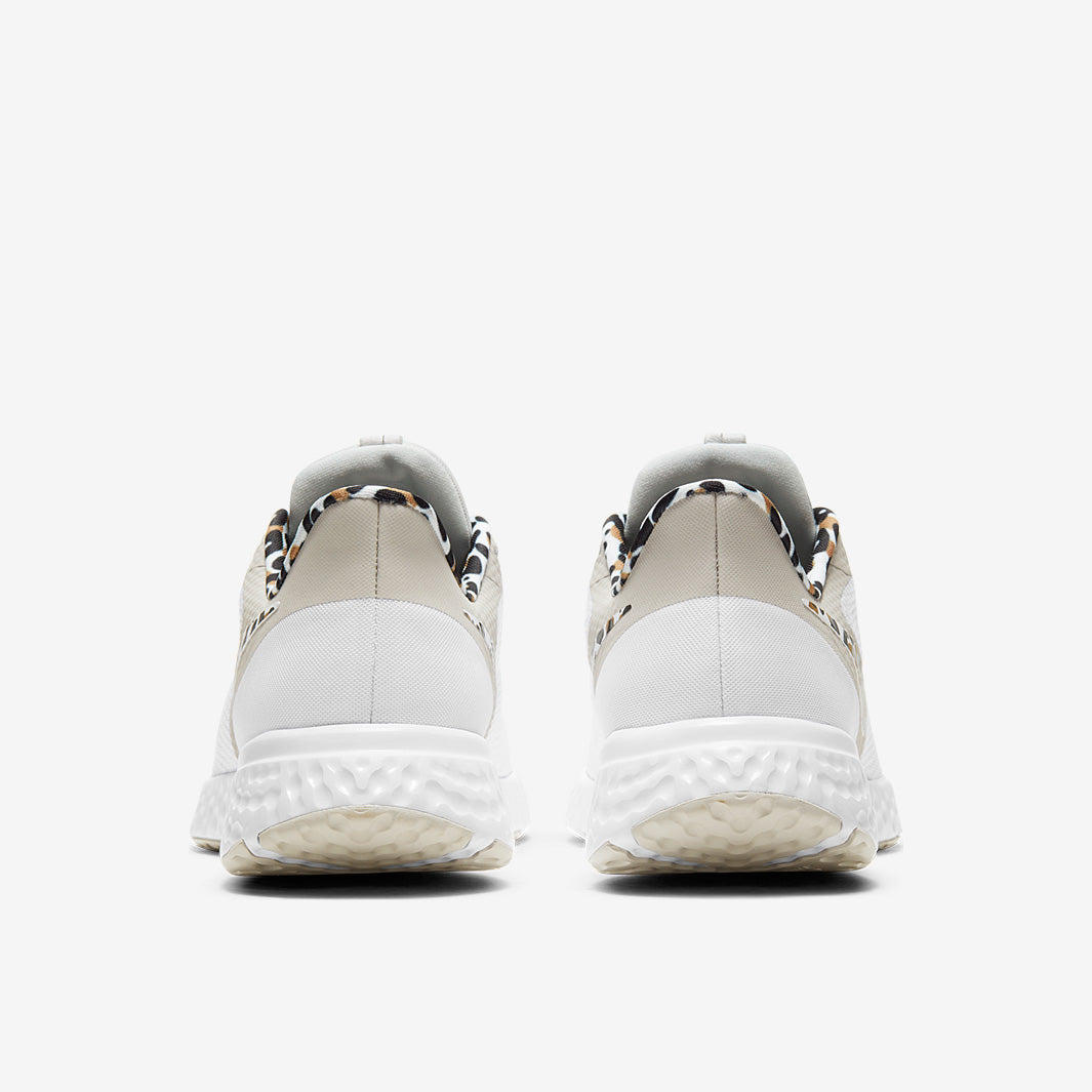 Nike Womens Revolution 5 - White/Black-Light Bone