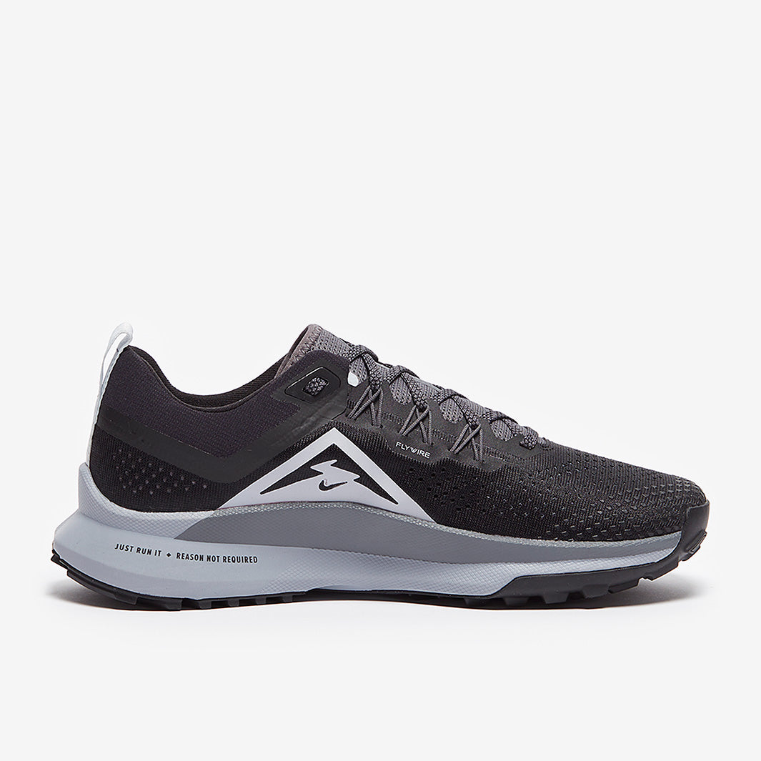 Nike Pegasus Trail 4 - Black/Aura-Dark Grey