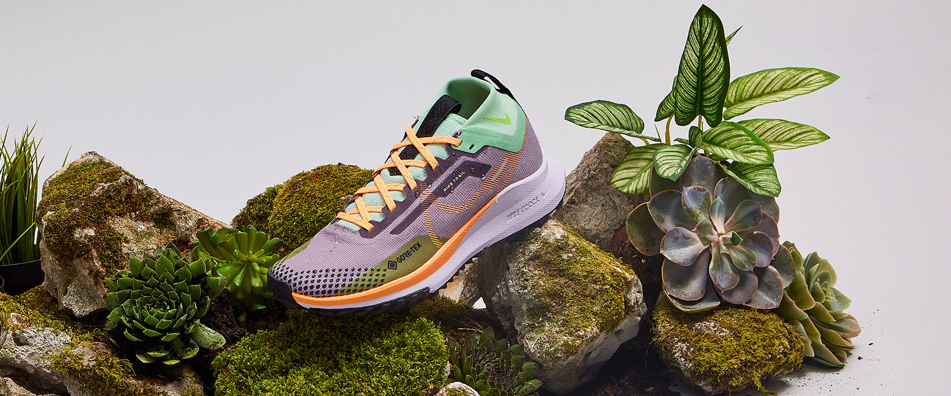 Nike Womens React Pegasus Trail 4 GORE-TEX - Purple Smoke/Peach Cream