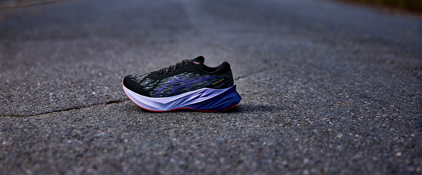 ASICS Womens Novablast 3