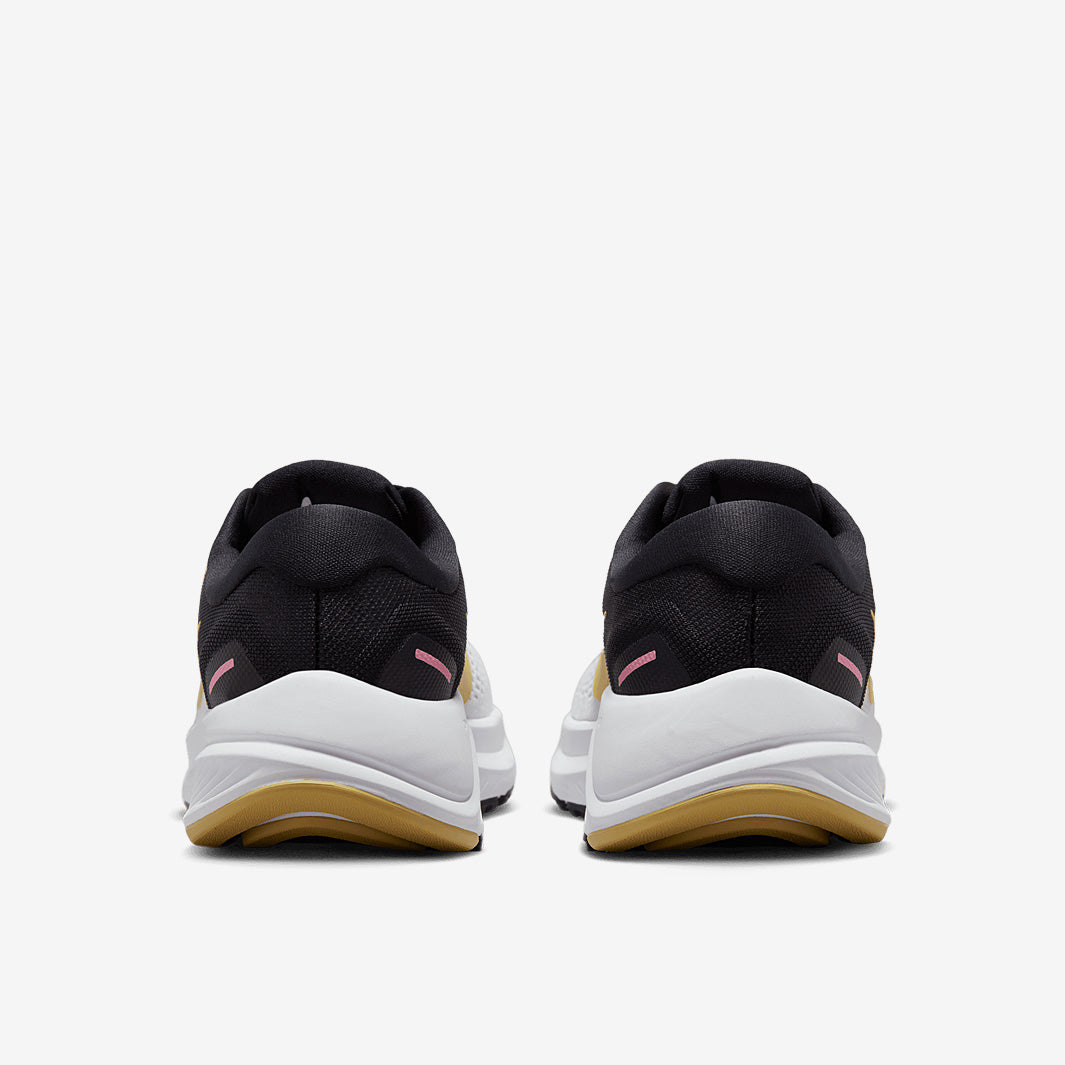 Nike Womens Structure 24 - White/Wheat Gold-Black