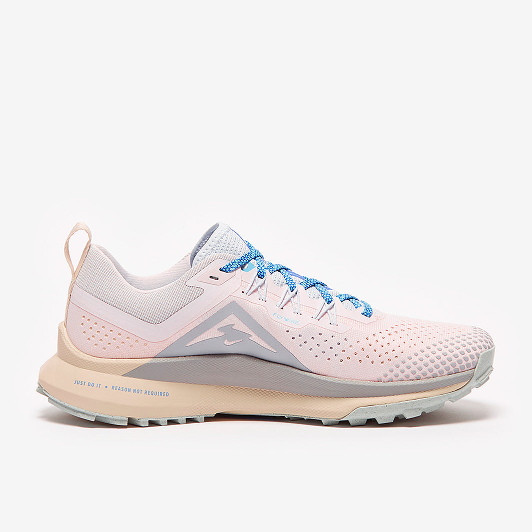 Nike Womens Pegasus Trail 4