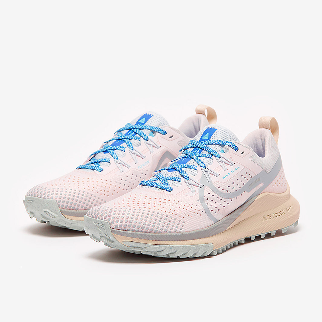 Nike Womens Pegasus Trail 4