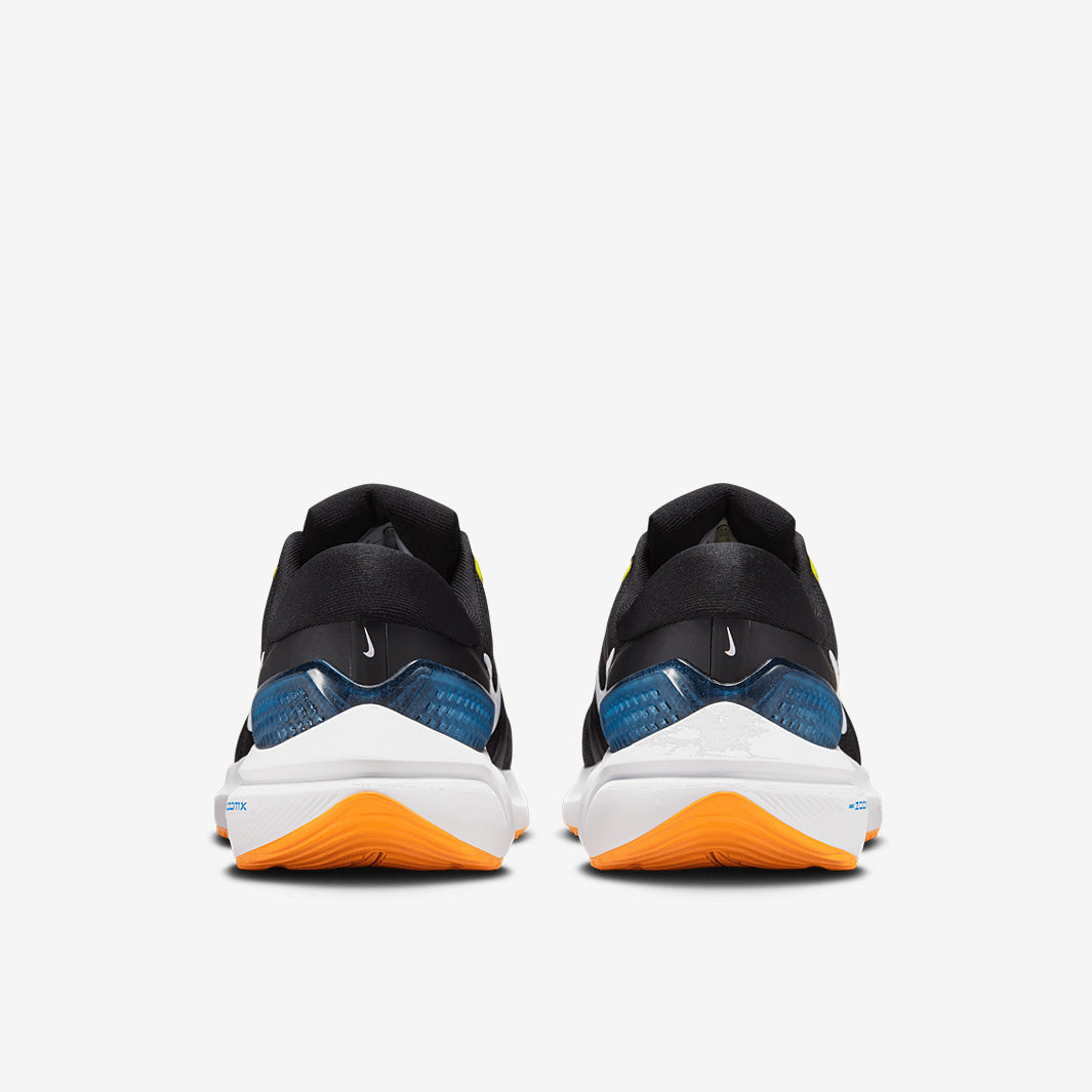 Nike ZoomX Vomero 16 - Black/White-Sundial