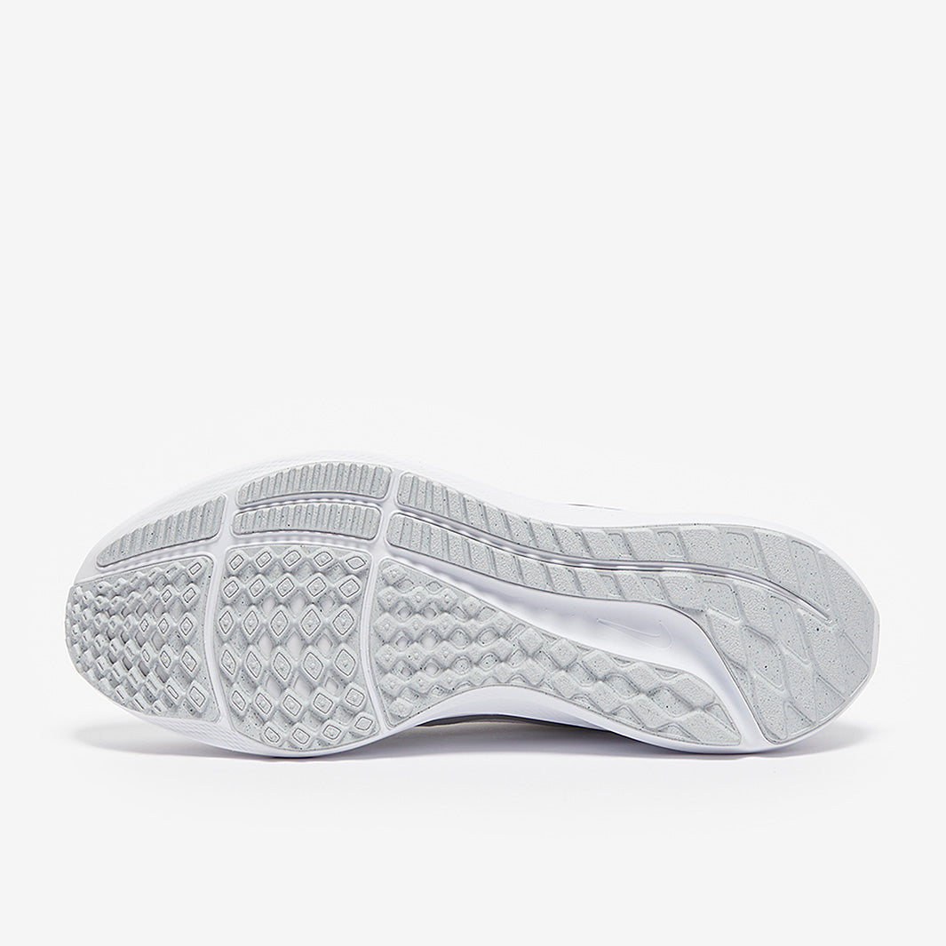 Nike Womens Pegasus 40 - White/Metallic Silver