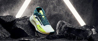 Nike Womens Pegasus Trail 4 GORE-TEX - Sail/LT Lemon Twist