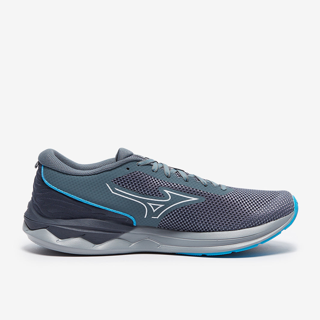 Mizuno Wave Revolt 3