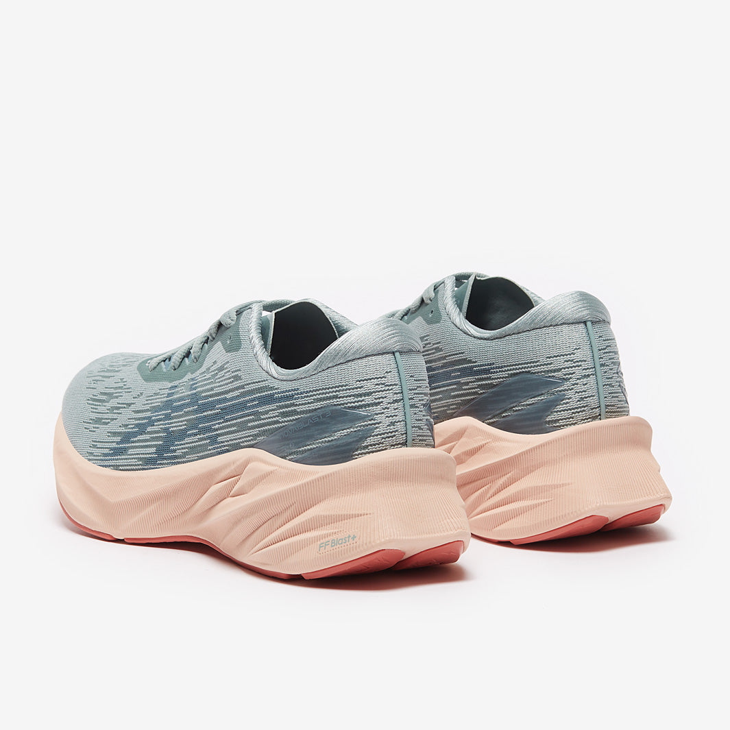 ASICS Womens Novablast 3
