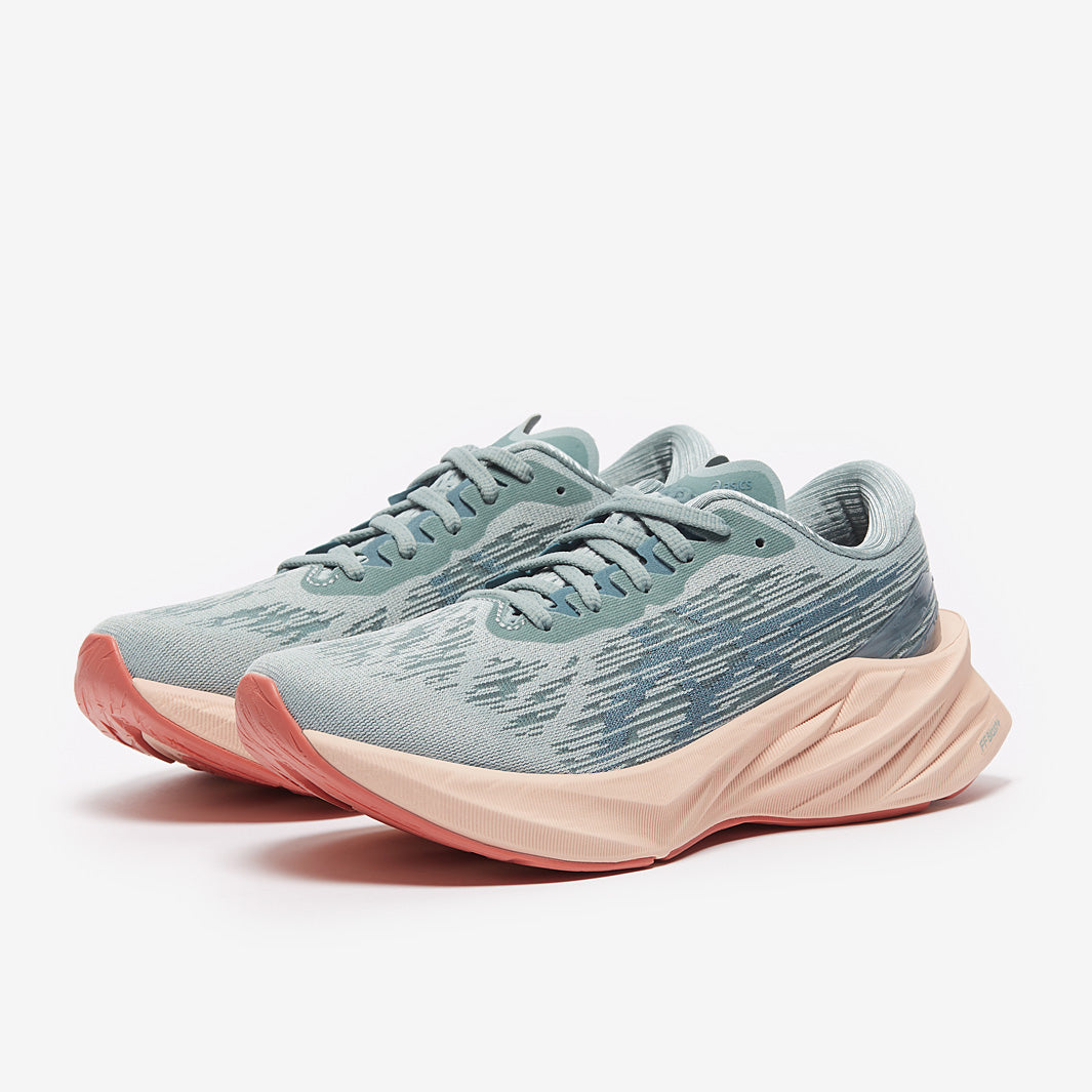ASICS Womens Novablast 3