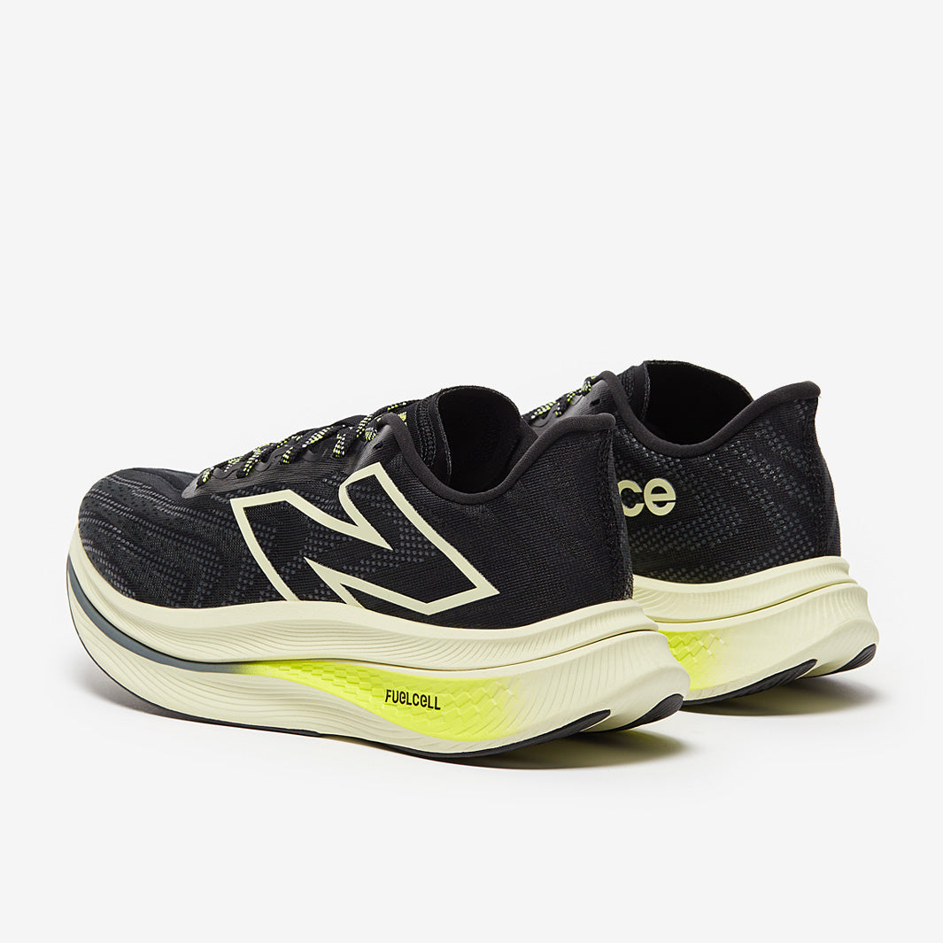 New Balance FuelCell SuperComp Trainer v2