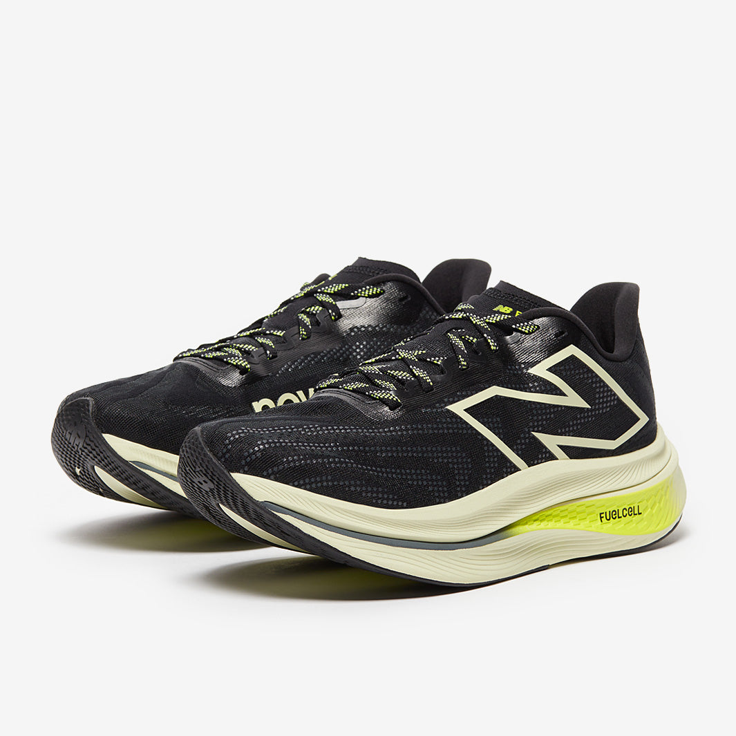 New Balance FuelCell SuperComp Trainer v2