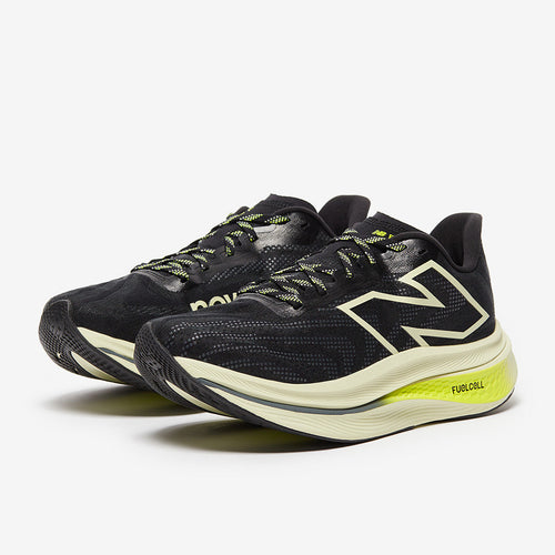 New Balance FuelCell SuperComp Trainer v2