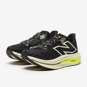New Balance FuelCell SuperComp Trainer v2