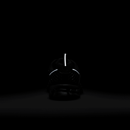 Big Kids' Nike Vomero 5 "Triple Black"