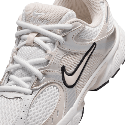Big Kids' Nike V5 RNR "Summit White Light Orewood Brown"