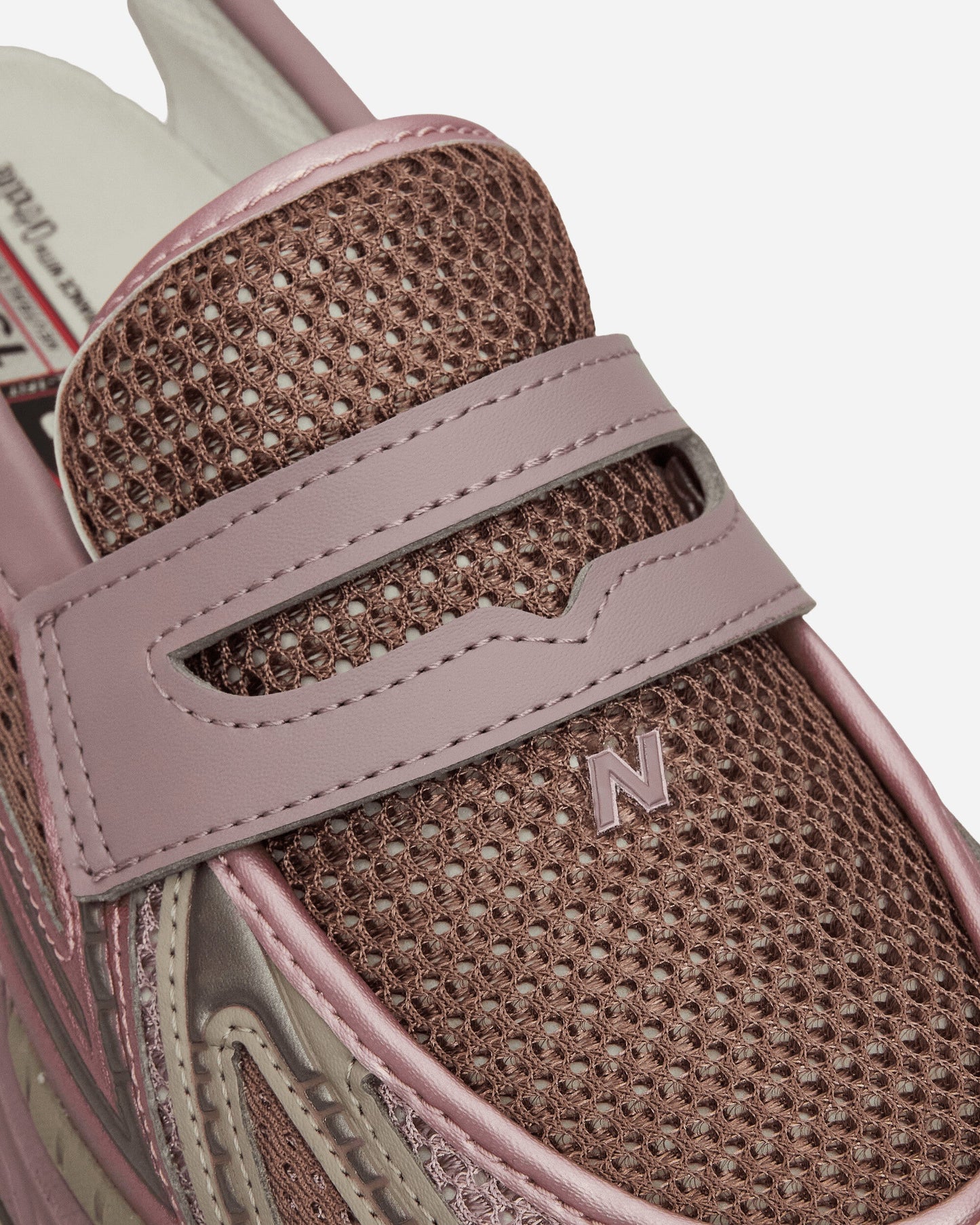 1906L Sneakers Ice Wine / Pink Taffy