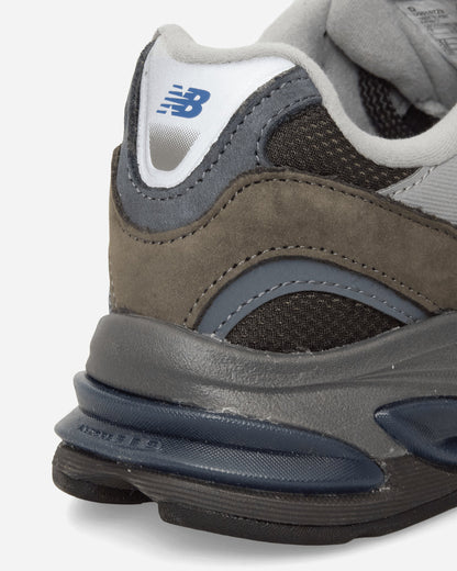2010 Sneakers Tornado / Faded Black