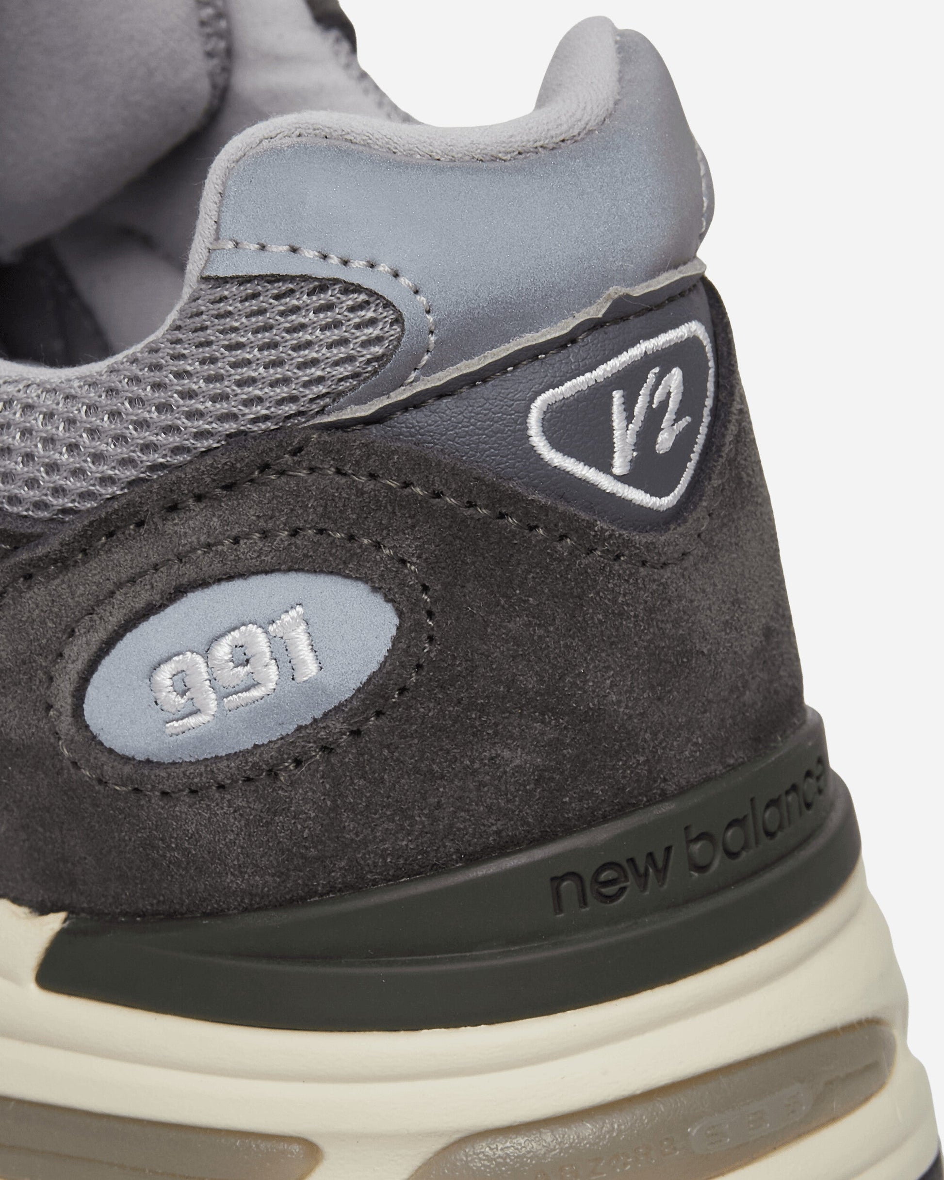 Made in UK 991v2 Sneakers Forged Iron / Alloy / Smoked Pearl