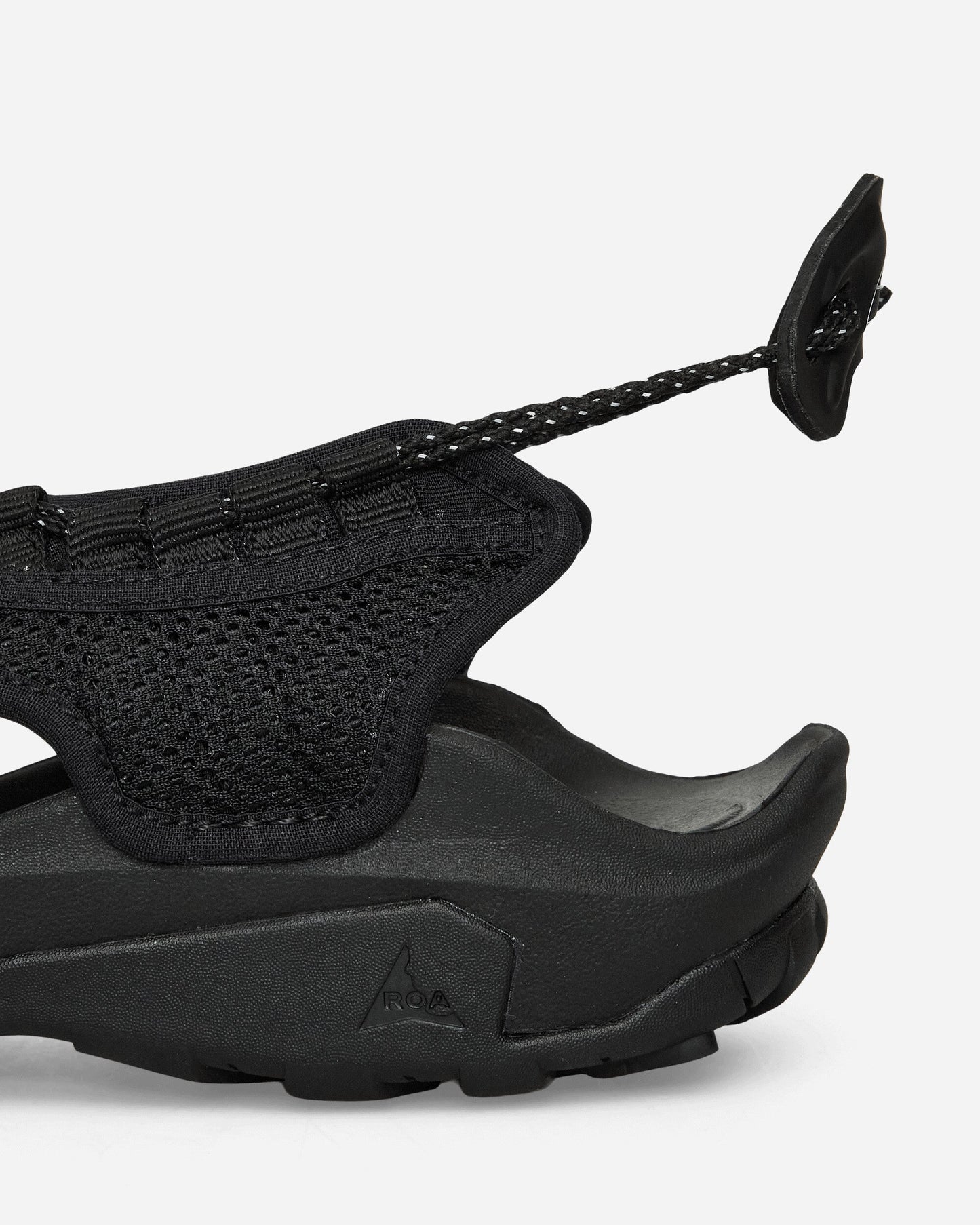 Arpy Weaved Sandals Black