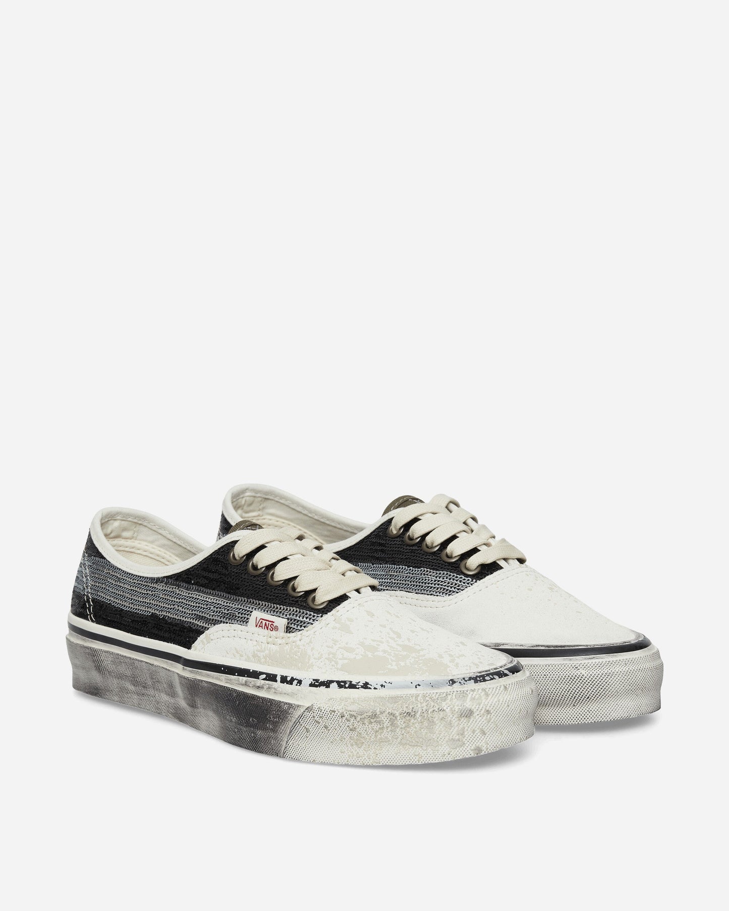 Premium Authentic 44 Sneakers Black / White